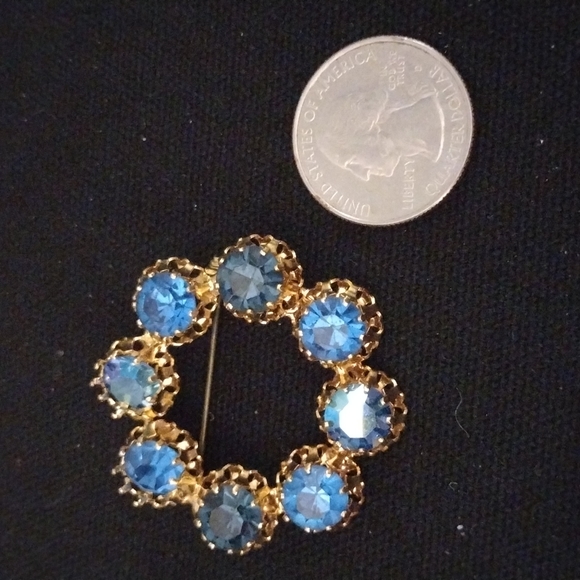 Vintage  Blue Rhinestone Gold Tone Brooch - Picture 4 of 4